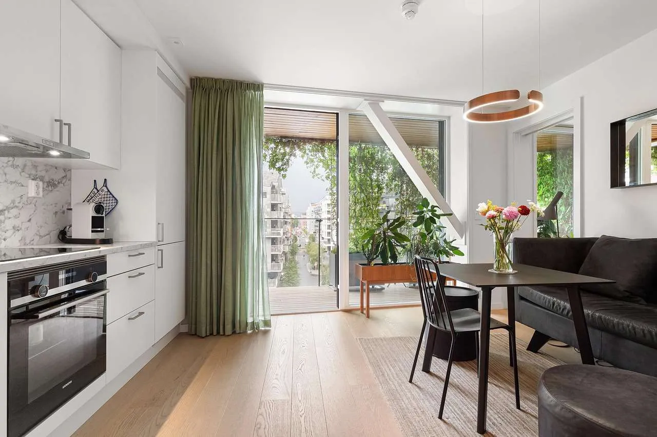 Home Window Tinting: Guide & Benefits